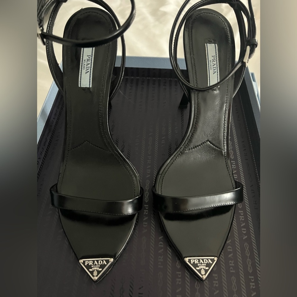 Prada heel - black - size 41 - size 10
